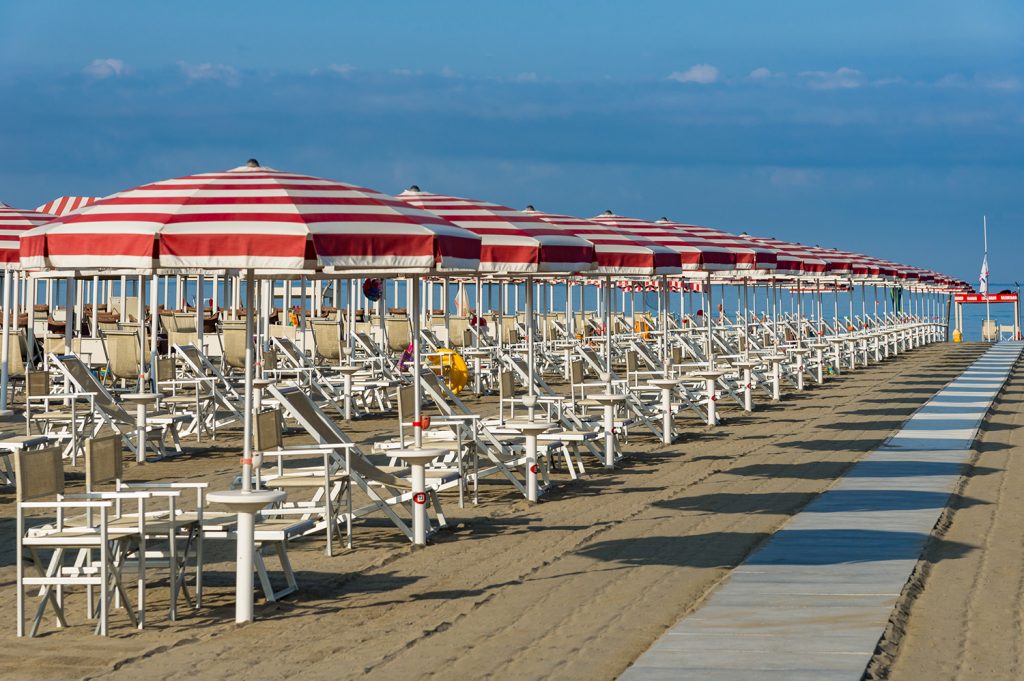 Bagno Patria spiaggia con ombrelloni